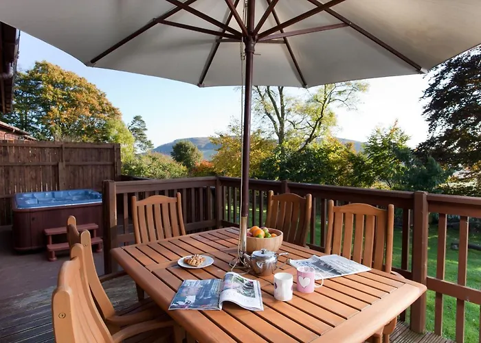 Copper Beech Lodge With Hot Tub