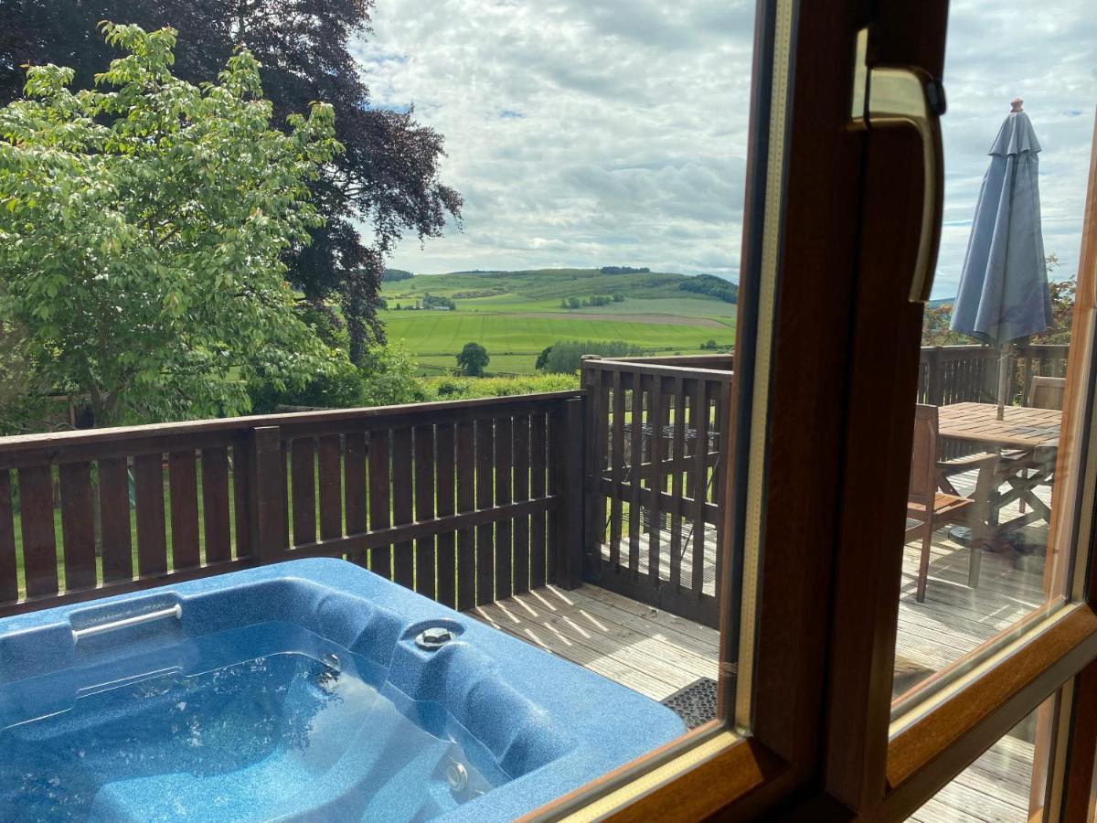 Copper Beech With Hot Tub Chalet