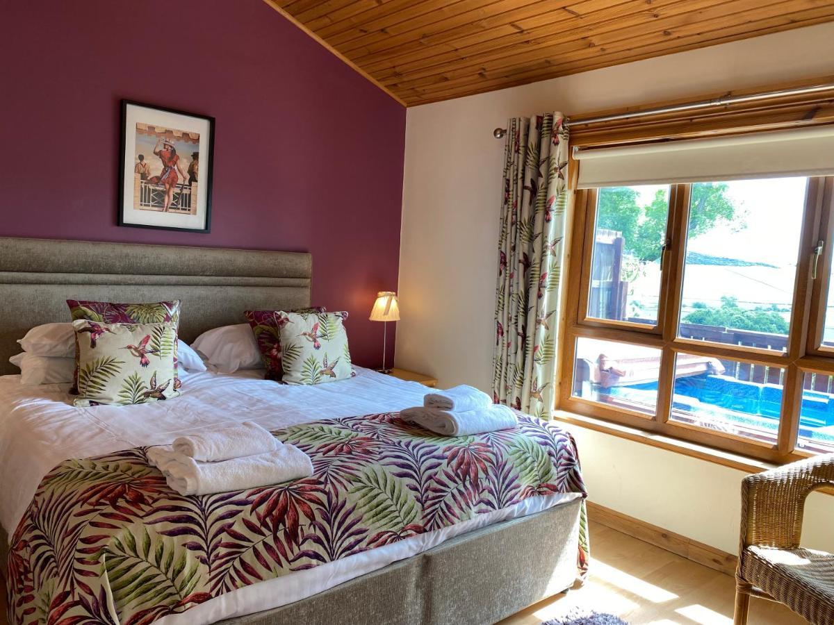 Copper Beech With Hot Tub Chalet